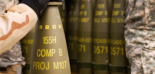 U.S. Army soldiers handle 155mm artillery rounds at Camp Atterbury Joint Maneuver Training Center in central Indiana.. Image: DoD - ALLOW IMAGES