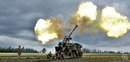 Ukrainian 55th "Zaporozhian Sich" Artillery Brigade firing a French-supplied CAESAR, a 52-calibre self-propelled howitzer installed on a 6x6 or 8x8 truck chassis that can fire all 39/52 caliber NATO-standard shells. Image via Wikipedia. - ALLOW IMAGES