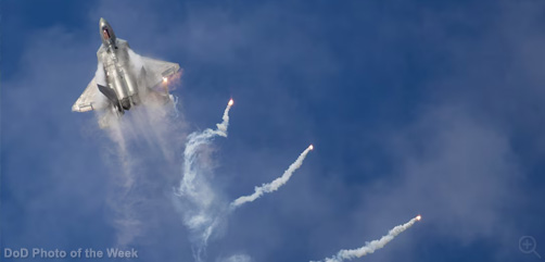 The U.S. Air Force F-22 Raptor Demonstration Team performs during the 2025 Naval Air Station Oceana Air Show in Virginia Beach, Va., Sept. 21, 2025.  Image: DoD
